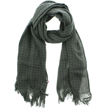 Cargar imagen en el visor de la galería, Stole cotton wool houndstooth charcoal approx. 58 x 185cm (including fringe) GZ-3800