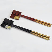 Load image into Gallery viewer, Painted chopsticks Couple painted chopsticks Issou Zuiun & Painted chopstick rest Foil scattering
