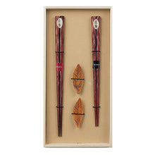 Load image into Gallery viewer, Painted chopsticks Couple painted chopsticks Isso Karin & painted chopstick rest Yuzuriha