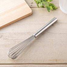 Cargar imagen en el visor de la galería, KAI SELECT100 Slim Whisk Dishwasher Safe Silver Approx. 22.4 x 3.5 x 3.5cm DH3144