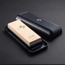 Load image into Gallery viewer, KAI Seki Magoroku Combination Whetstone