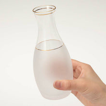 Load image into Gallery viewer, Toyo Sasaki Glass Sake Bottle with Gold Trim, 360ml, Made in Japan, 61002-478 (Sake bottle, glass sake bottle, cold sake bottle, Japanese sake, cold sake, alcohol, drinking at home, drinking party, Japanese tableware, glass tableware, Japanese modern)