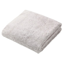 Muat gambar ke penampil Galeri, Angel Step A light gray bath towel that makes you want to rub your cheeks, approx. 60 x 120 cm