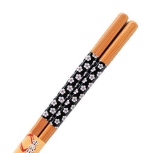 Load image into Gallery viewer, Painted chopsticks Tori lacquered chopsticks Twisted plum Non-slip
