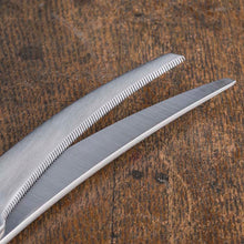 Cargar imagen en el visor de la galería, KAI Sekimagoroku Kitchen Scissors Forged All Stainless Steel Curve
