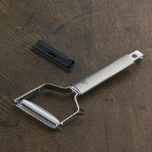 Load image into Gallery viewer, KAI Sekimagoroku Peeler Regular