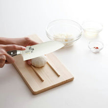 Cargar imagen en el visor de la galería, KAI Sekimagoroku Peacock Kitchen Knife Small Santoku 145mm