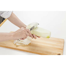 将图片加载到图库查看器,KAI Sekimagoroku Vertical Long Peeler Made In Japan Silver Approx. 24×3.5×2cm