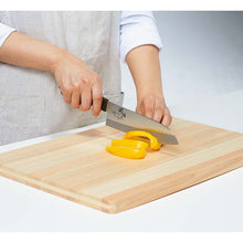 Cargar imagen en el visor de la galería, KAI Sekimagoroku Moegi Kitchen Knife Santoku 165mm