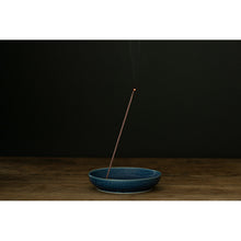 Load image into Gallery viewer, Kayuragi Incense & Mini Ceramic Holder Mixed Set - Aloeswood, Cherry Blossom, Sandalwood 45 Sticks