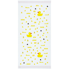 Laden Sie das Bild in den Galerie-Viewer, Bath Towel Cloth Reading Large Towel Tenugui Big Duck Pink Approx. 58 x 120cm
