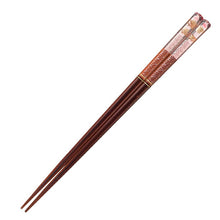 Laden Sie das Bild in den Galerie-Viewer, A pair of painted chopsticks, Sakura Chidori
