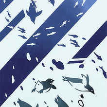 Cargar imagen en el visor de la galería, Tenugui Kenema Dyed Tenugui Sea Penguin Blue Approx. 35 x 90cm
