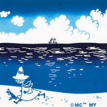 Cargar imagen en el visor de la galería, Tenugui Moomin Chudyed Tenugui Big Fish Blue Approx. 33 x 90cm
