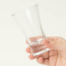 Laden Sie das Bild in den Galerie-Viewer, Toyo Sasaki Glass Cold Sake Glass, Recommended by the Japan Sake Brewers Association, 110ml, Made in Japan, Dishwasher Safe, J-09112 (Sake Glass, Sake Cup, Sake Glass, Cold Sake, Evening Drink, Home Drinking, Entertaining, Party)
