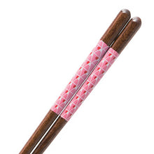 Laden Sie das Bild in den Galerie-Viewer, Painted chopsticks, Fujibiyori, dishwasher safe, made in Japan, pink, approx. 21cm
