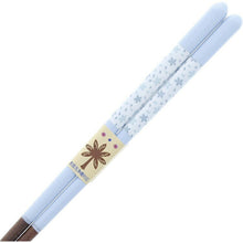Laden Sie das Bild in den Galerie-Viewer, Painted chopsticks, pastel flowers, non-slip, dishwasher safe
