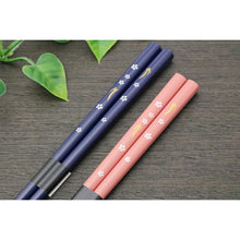 Laden Sie das Bild in den Galerie-Viewer, Painted chopsticks Couple painted chopsticks Rabbit story
