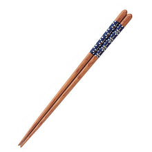 Laden Sie das Bild in den Galerie-Viewer, Painted chopsticks, dishwashing painted chopsticks, modern flower, non-slip, dishwasher safe
