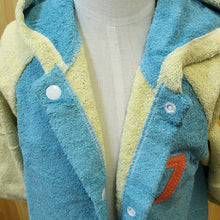 Load image into Gallery viewer, ?yIMABARI Towel?z mama&amp;me NUMBER-COLOR Kids Bathrobe M (Size: Length Approx. 60?~ Width 42cm) Turquoise  (NO.7)
