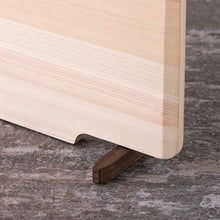 Laden Sie das Bild in den Galerie-Viewer, KAI Sekimagoroku Kitchen Knife Hinoki Cypress Wood Cutting Board with Stand Ｌ 390×240 
