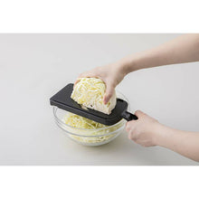 Laden Sie das Bild in den Galerie-Viewer, KAI Sekimagoroku Kitchen Knife Adjustable V Slicer with Guard Regular Made In Japan Approx. 10×32.5×5.9cm 
