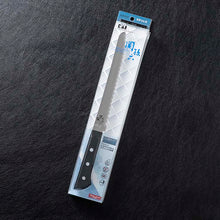Laden Sie das Bild in den Galerie-Viewer, KAI Sekimagoroku Wakatake Kitchen Knife Bread Knife 210mm 
