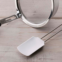 画像をギャラリービューアに読み込む, KAI SELECT100 Misokoshi Miso Strainer Ladle with Silicon Spatula
