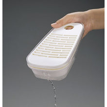 Load image into Gallery viewer, KAI Radish Grater 000DA1204
