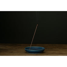 Cargar imagen en el visor de la galería, Kayuragi Incense &amp; Mini Ceramic Holder - Ginger 40 Sticks

