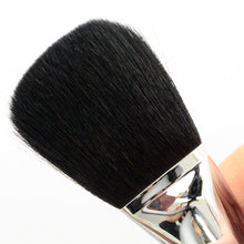 Laden Sie das Bild in den Galerie-Viewer, KUMANO BRUSH Make-up Brushes  SR-Series Finishing Brush Mountain Goat Hair
