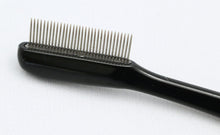 Cargar imagen en el visor de la galería, Made In Japan Make-up Cosmetics Use Metallic Mascara Comb Black (MK-700BK)
